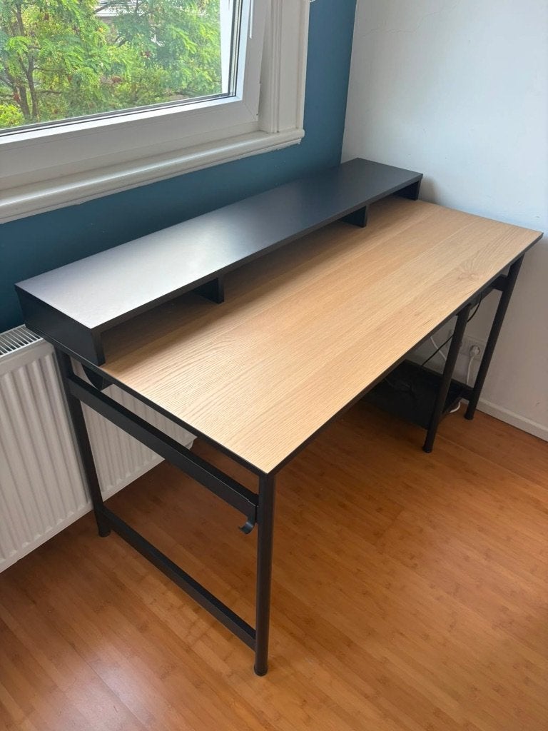 Bureau, Zwart, 135 cm, Ophalen of Verzenden, Zo goed als nieuw
