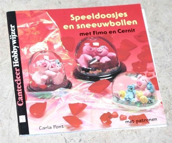 Speeldoosjes en sneeuwbollen met Fimo en Cernit chw 133, Ophalen of Verzenden, Zo goed als nieuw, Kleien en Boetseren, Geschikt voor kinderen