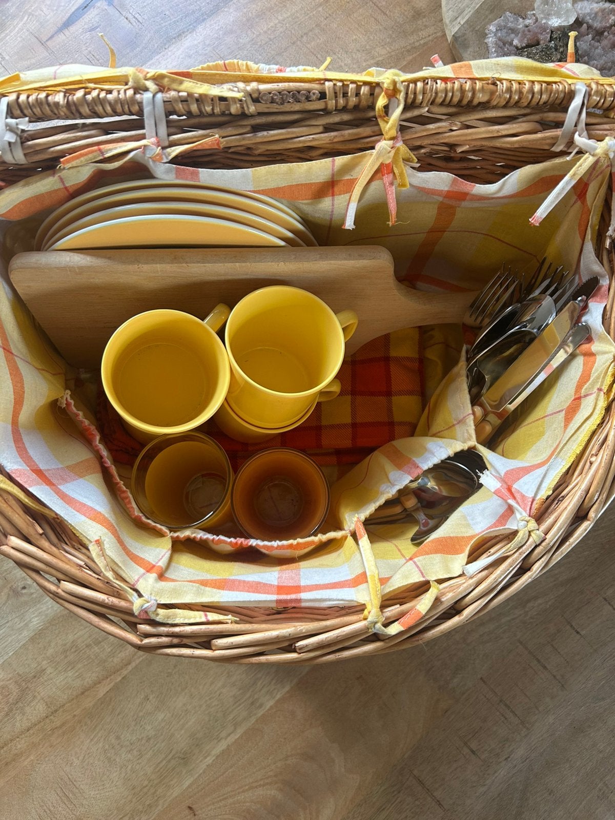 Vintage picknickmand met servies voor 4 personen, Ophalen of Verzenden, Gebruikt