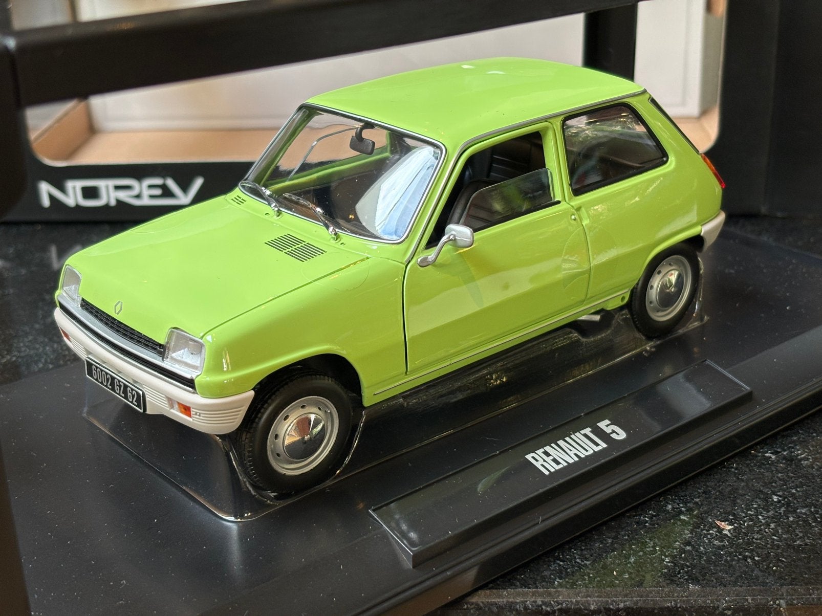 Renault 5 1972 1:18 Norev, Ophalen of Verzenden, Zo goed als nieuw, Norev