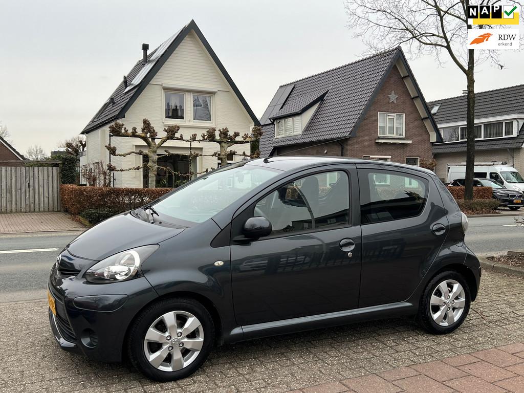 Toyota Aygo 1.0 VVT-i Exclusive 109.000 km NL-AUTO-NAP, Auto's, Toyota, Voorwielaandrijving, Stof, Gebruikt, Zwart