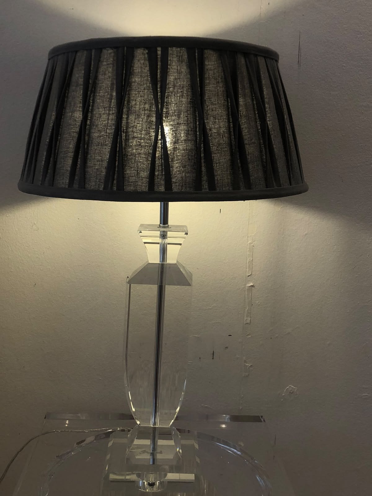 2 grote  zwaar  plexiglas  tafellampen, Ophalen of Verzenden