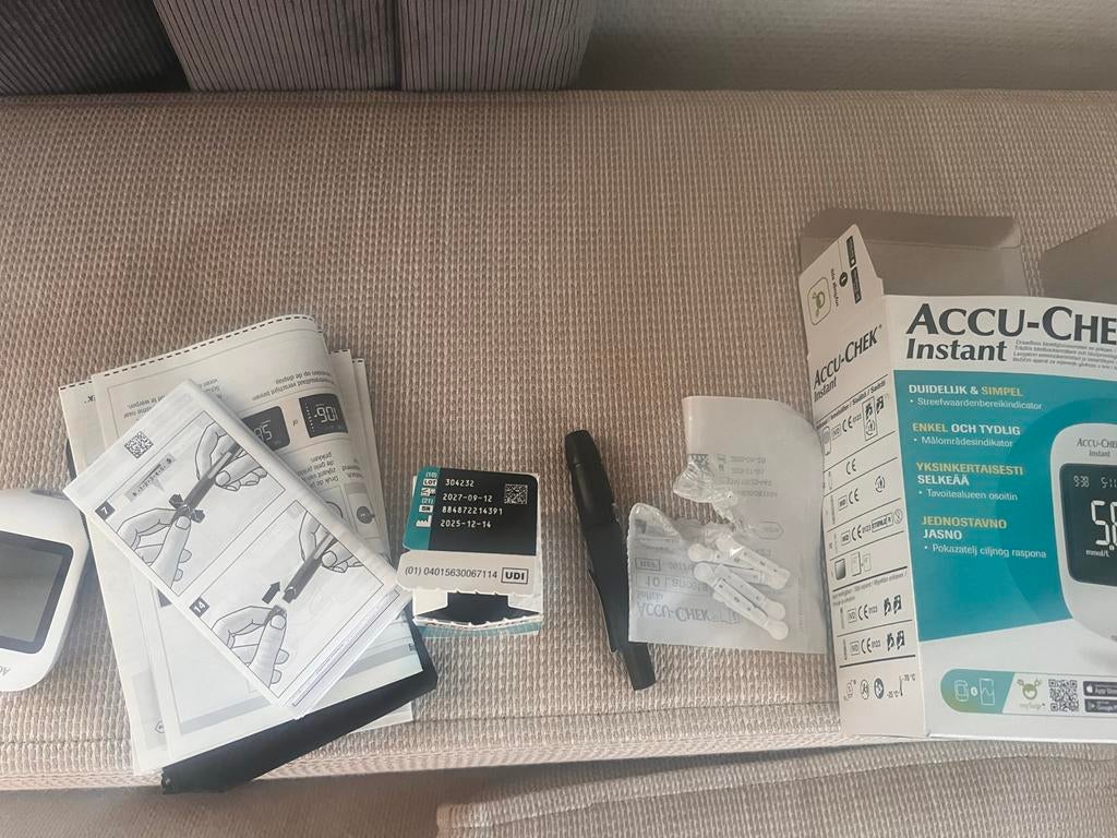 Accu-Chek Instant Bloedglucosemeter - Nieuw in doos, Ophalen of Verzenden, Gebruikt, Overige typen