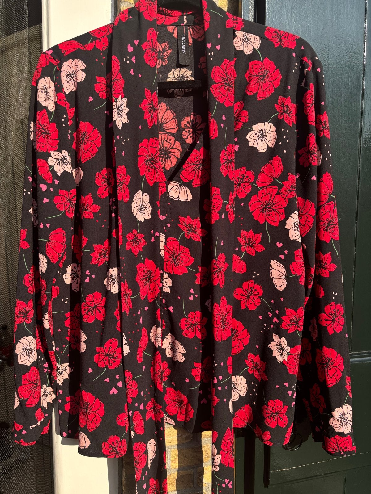 Marc Cain blouse maat 38 met bloemenprint, Kleding | Dames, Ophalen of Verzenden, Zo goed als nieuw, Maat 38/40 (M), Zwart