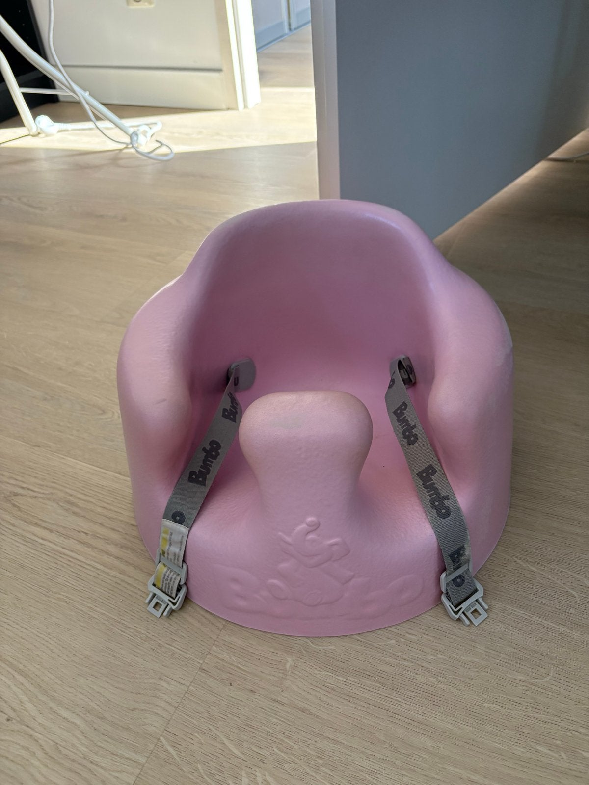 Bumbo Floor Seat roze - Comfortabele babyzitje, Kinderen en Baby's, Ophalen, Gebruikt, Overige typen, Gordel(s)