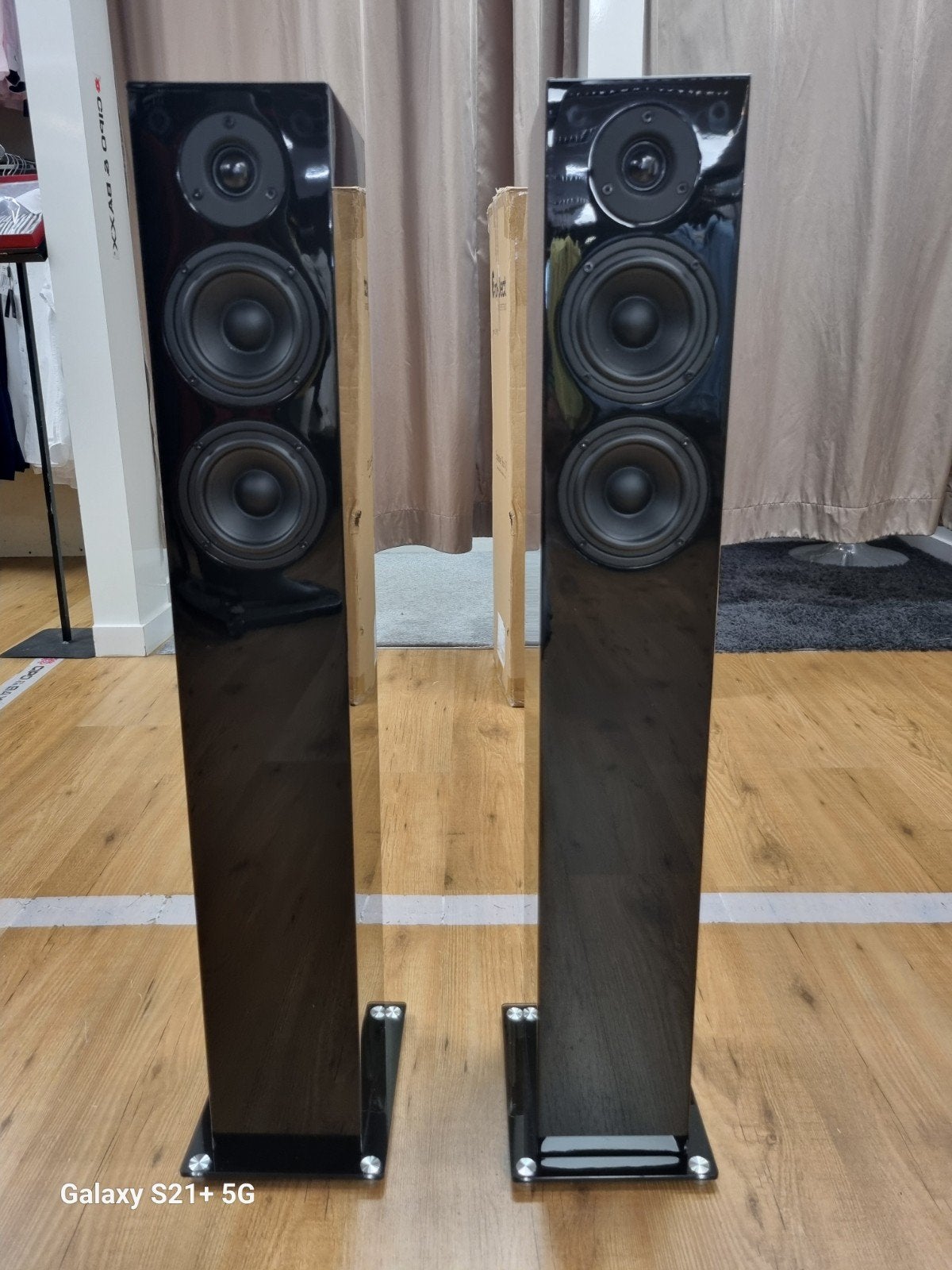 ✅Pro-Ject Speaker Box 10 in hoogglans piano zwart als nieuw, Audio, Tv en Foto, Vloerstaande luidspreker, -, -, Zo goed als nieuw