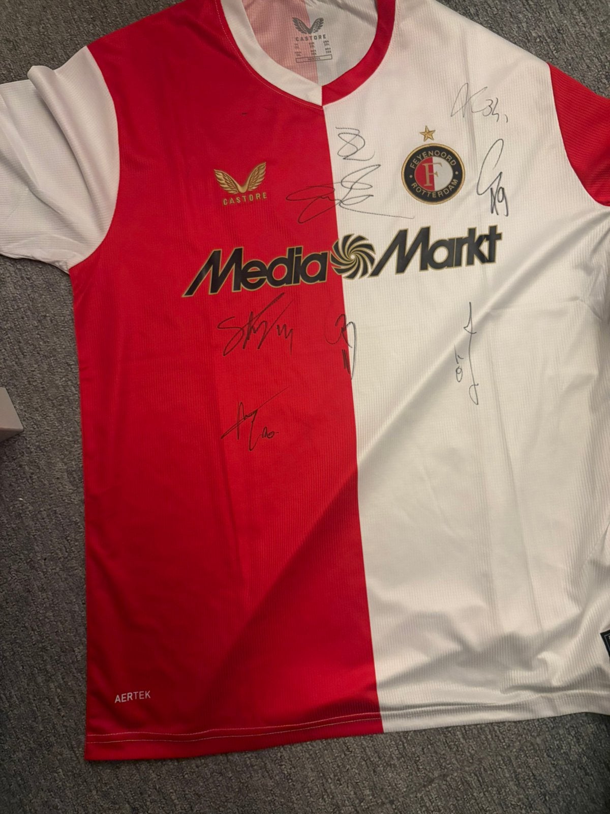Feyenoord shirt seizoen 2026/27 – gesigneerd + fotobewijs, Maat L, Ophalen of Verzenden, Nieuw, Shirt