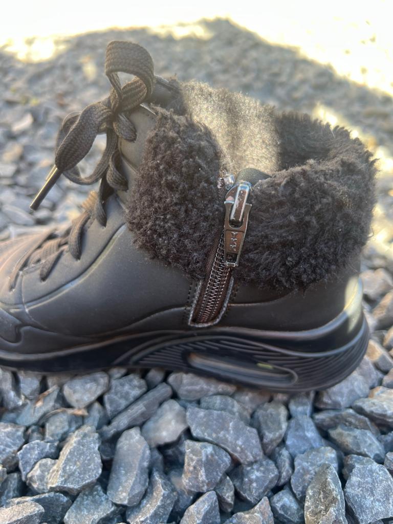 Zwarte gevoerde sneakers maat 33, Ophalen of Verzenden, Zo goed als nieuw, Zwart, Sneakers of Gympen