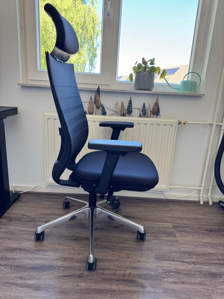WPD luxe ergonomische bureaustoel met hoofdsteun, Ophalen, Zo goed als nieuw, Zwart, Bureaustoel