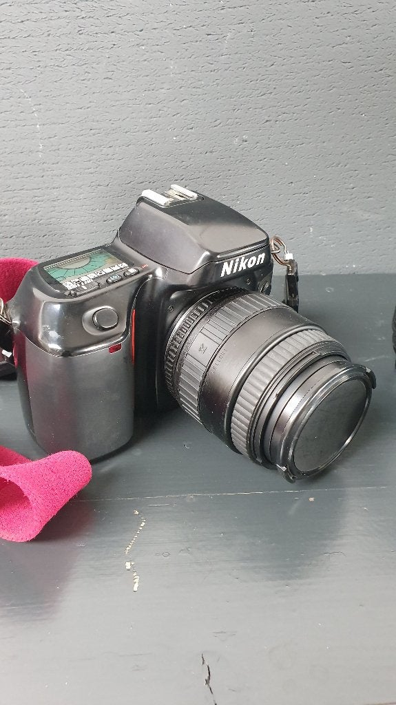 Nikon F70 analoge fotocamera spiegelreflex met 2 lenzen. S26, Tweedehands verkoop, Tweedehands verkoop, Gebruikt, Spiegelreflex