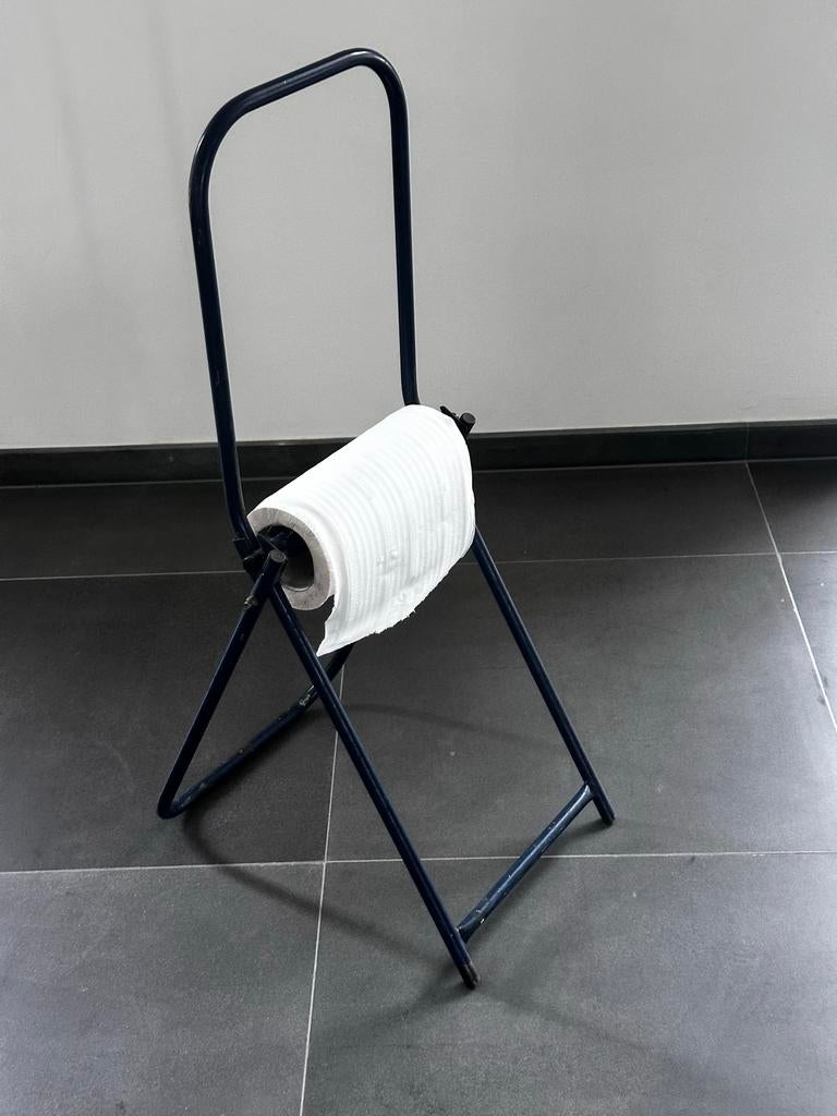 Metalen papierrolhouder voor poetspapier., Ophalen of Verzenden, Zo goed als nieuw