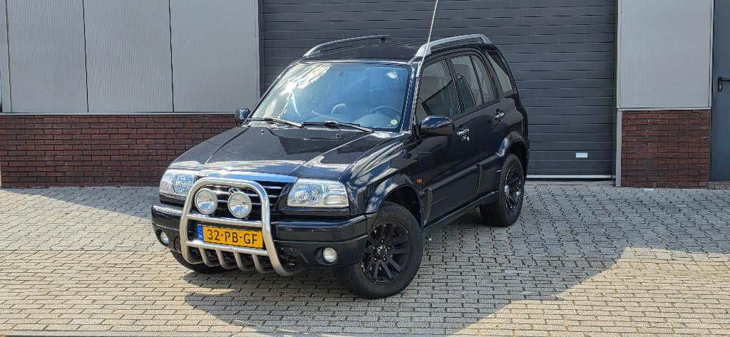 Ik zoek Suzuki Grand Vitara Jimny en andere 4x4 terreinwagen, Auto's, Suzuki, Euro 2, Stof, 1995 cc, 4 cilinders