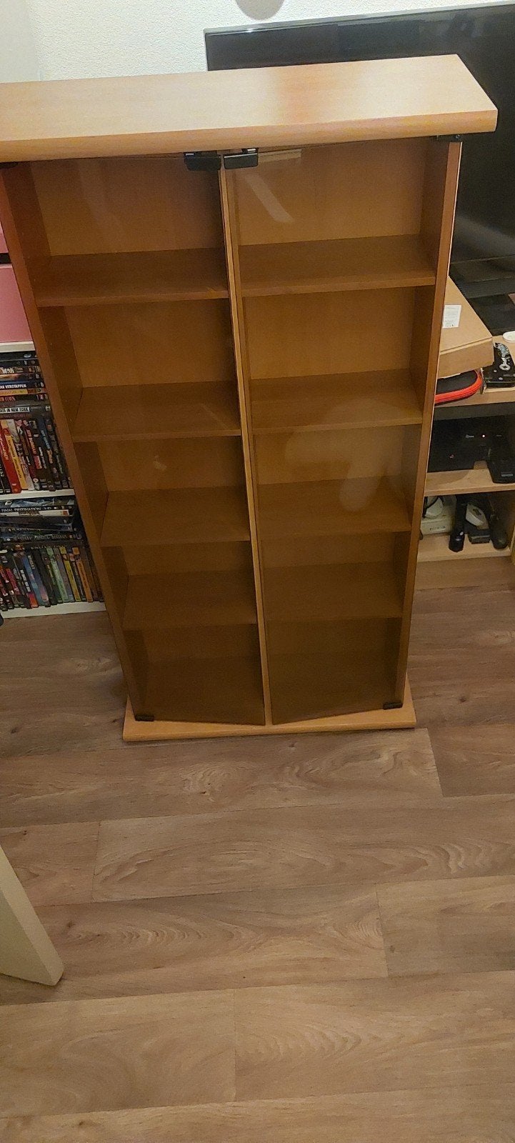 Houten CD/DVD-kast met glazen schuifdeuren, Ophalen, 100 tot 150 cm, Overige houtsoorten, 50 tot 100 cm