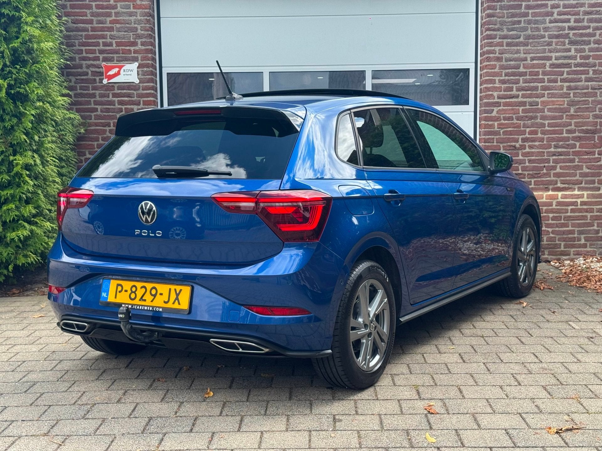 Volkswagen Polo 1.0 TSI R-Line Business|Pano|DigiD|Stoelverw, Auto's, Voorwielaandrijving, Dealer onderhouden, Gebruikt, Alcantara