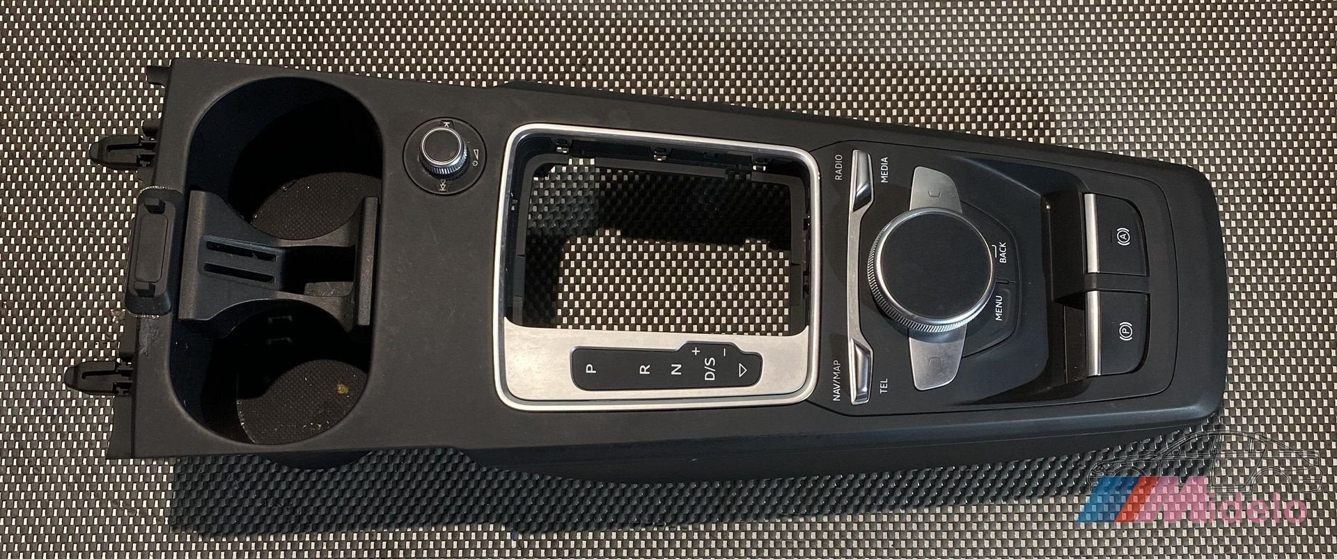 AUDI Q2 MIDDENCONSOLE 81B864261, Gebruikt, -, -, -
