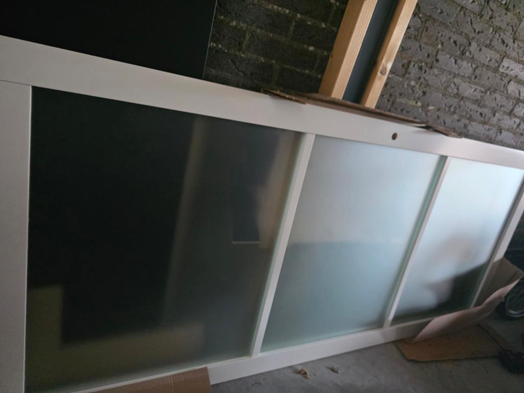 Nieuwe Witte rechtsdraaiende opdek deur met melkglas panelen, Ophalen of Verzenden