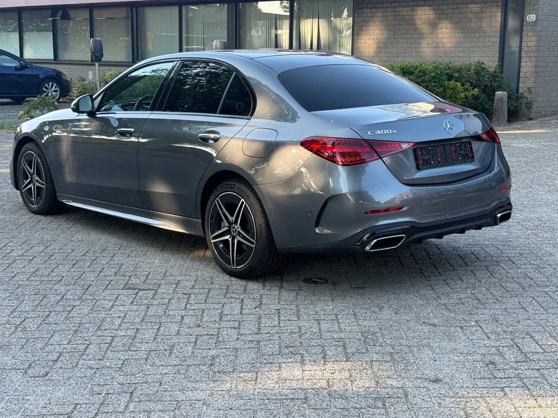 Mercedes-Benz C-klasse 300 e AMG Memory Distronic Massage Di, Auto's, Automaat, Achterwielaandrijving, Gebruikt, Zwart