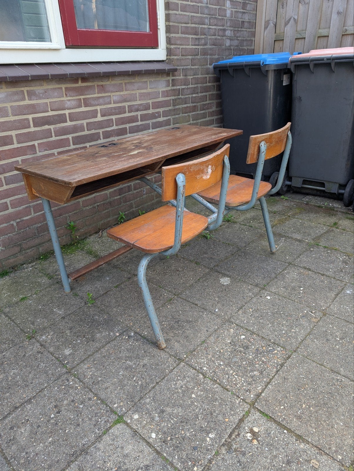 Vintage schoolbank met twee stoelen, Ophalen