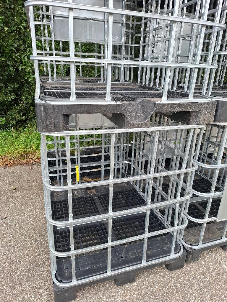 IBC kratten op kunststof pallet. Zeer goed thbv haardhout, Minder dan 3 m³, Ophalen, Overige houtsoorten, Blokken