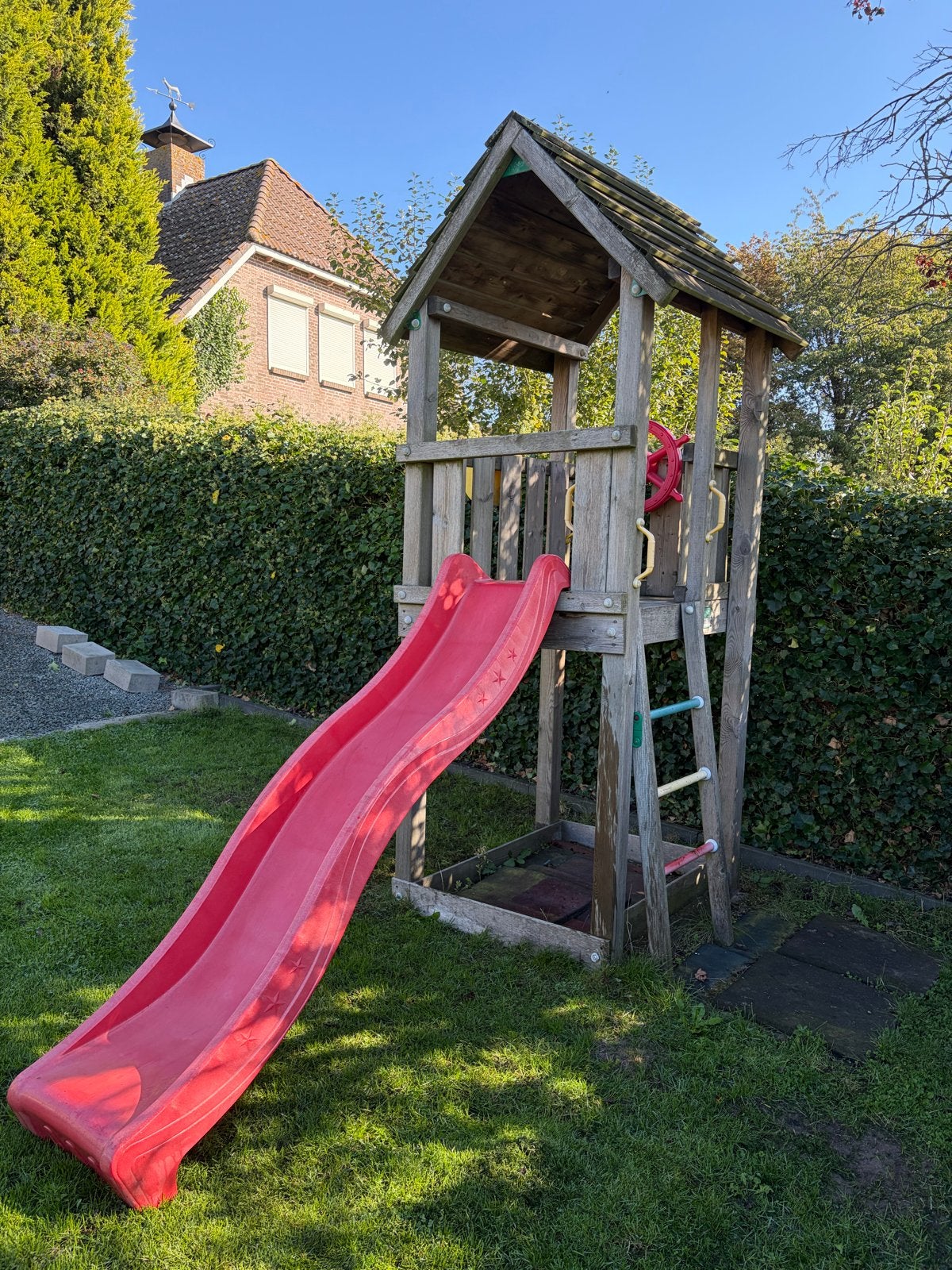 Houten speeltoestel met glijbaan en stuurwiel, Ophalen, Gebruikt, Glijbaan
