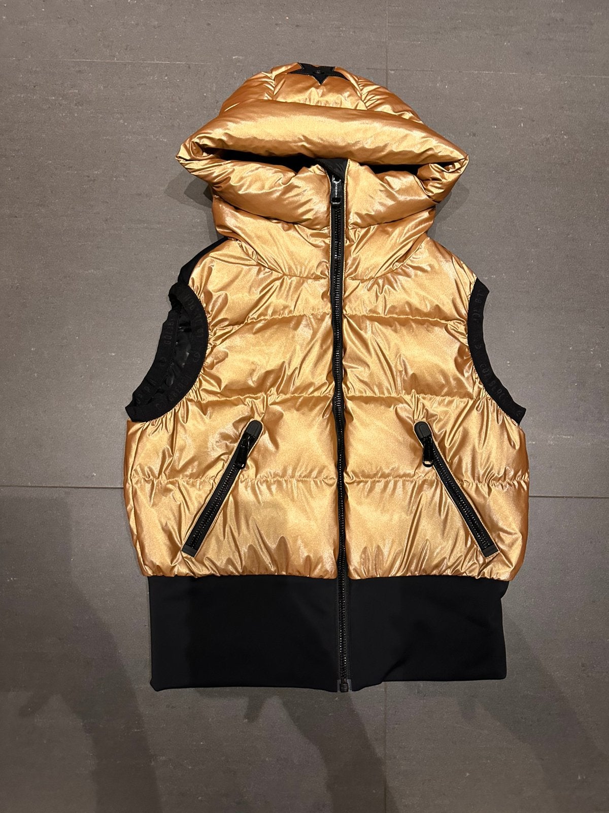 Goldbergh Bodywarmer Women Shine Gold goud maat 40 als nieuw, Ophalen of Verzenden, Zo goed als nieuw, Maat 38/40 (M), Goud
