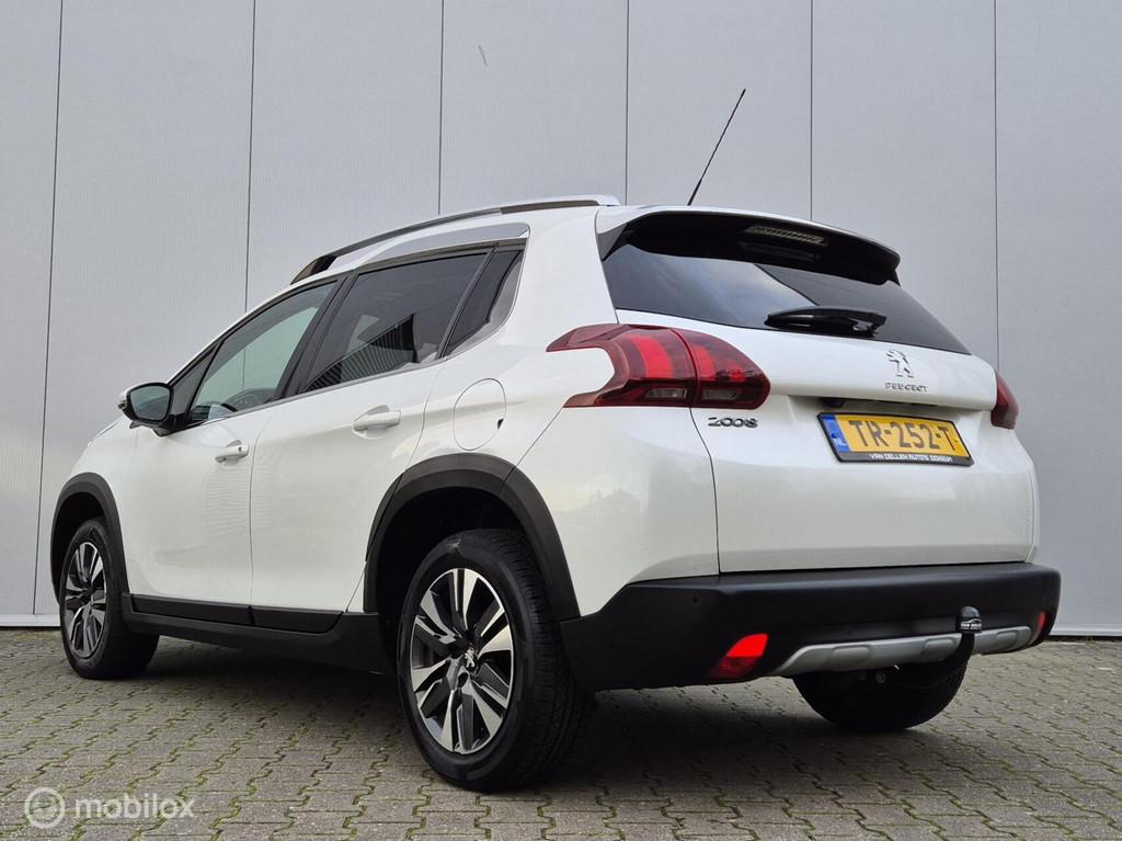 PEUGEOT 2008 1.2 PURETECH ALLURE/PANO/CAMERA/TREKHAAK/HALF L, Voorwielaandrijving, Euro 6, Bedrijf, Handgeschakeld