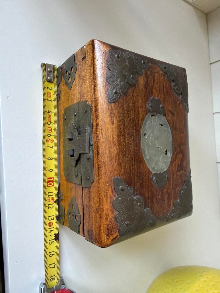 Oud Chinees sieradenkistje met messing en Jade inleg, Ophalen of Verzenden