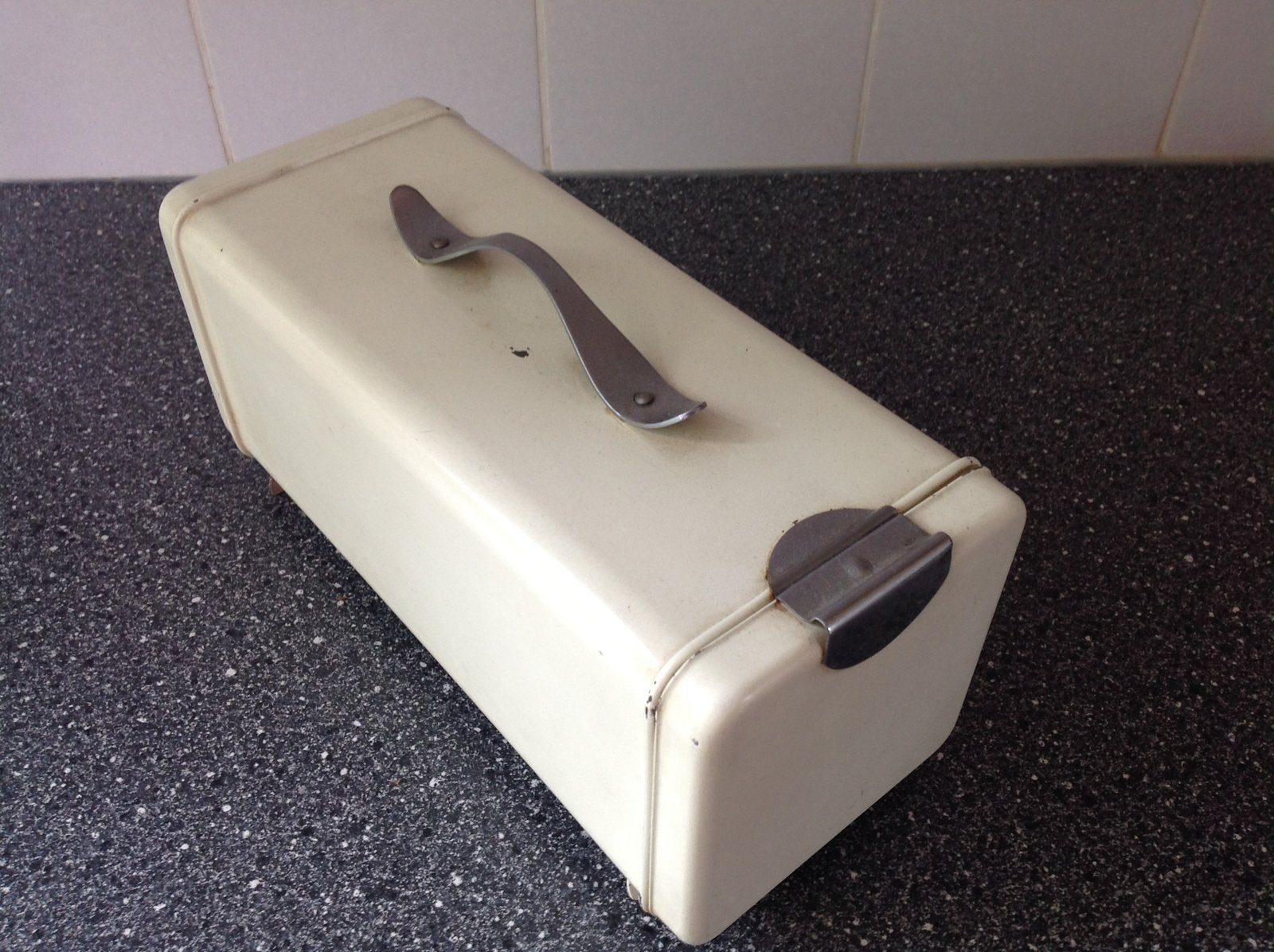 Retro koekblik met snijplank branbantia, Verzamelen, Retro, Ophalen, Huis en Inrichting