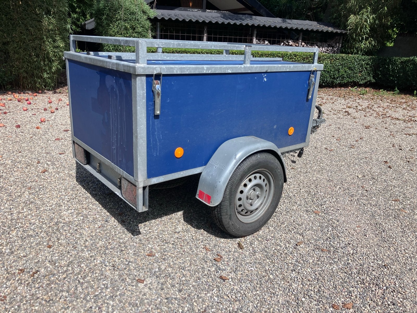 Compacte aanhanger met deksel, Ideaal voor klussen /vakantie, Ophalen, Gebruikt