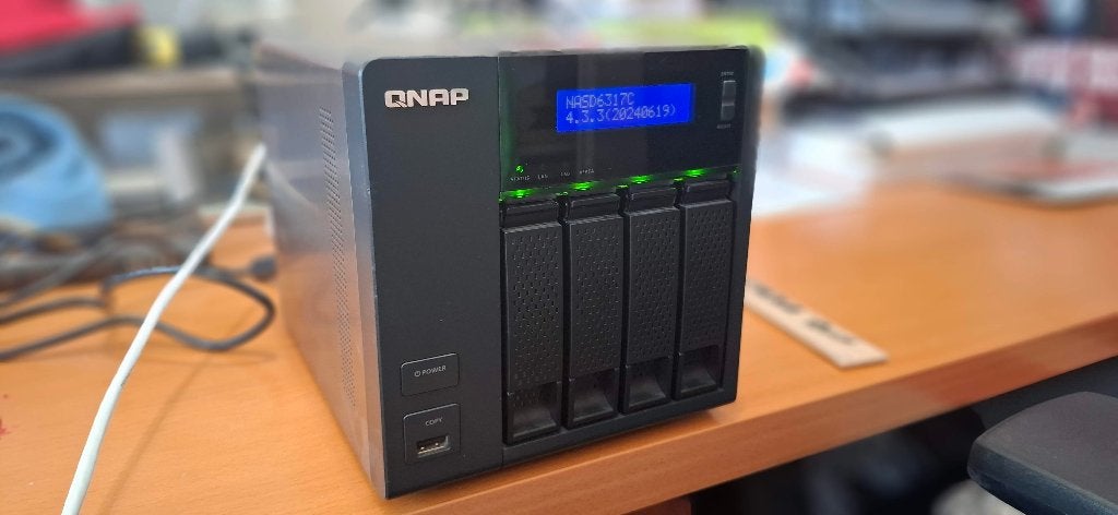 Qnap TS-421 NAS, Ophalen, Gebruikt