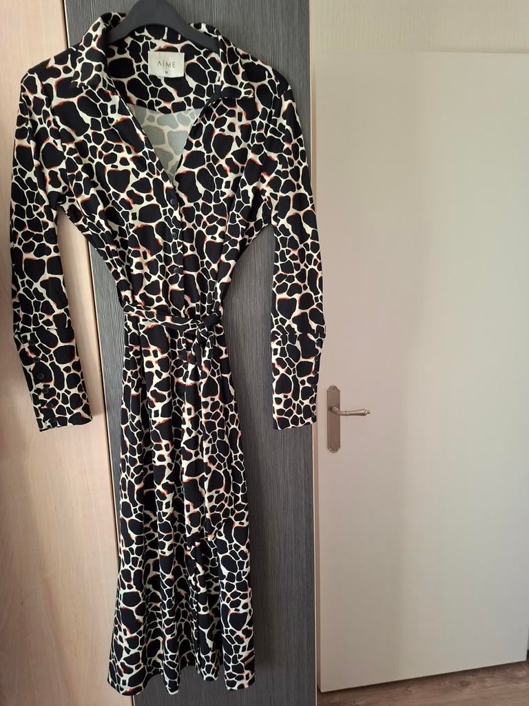 Lange jurk van Aime met giraffe print, Kleding | Dames, Jurken, Aime, Ophalen of Verzenden, Zwart, Onder de knie
