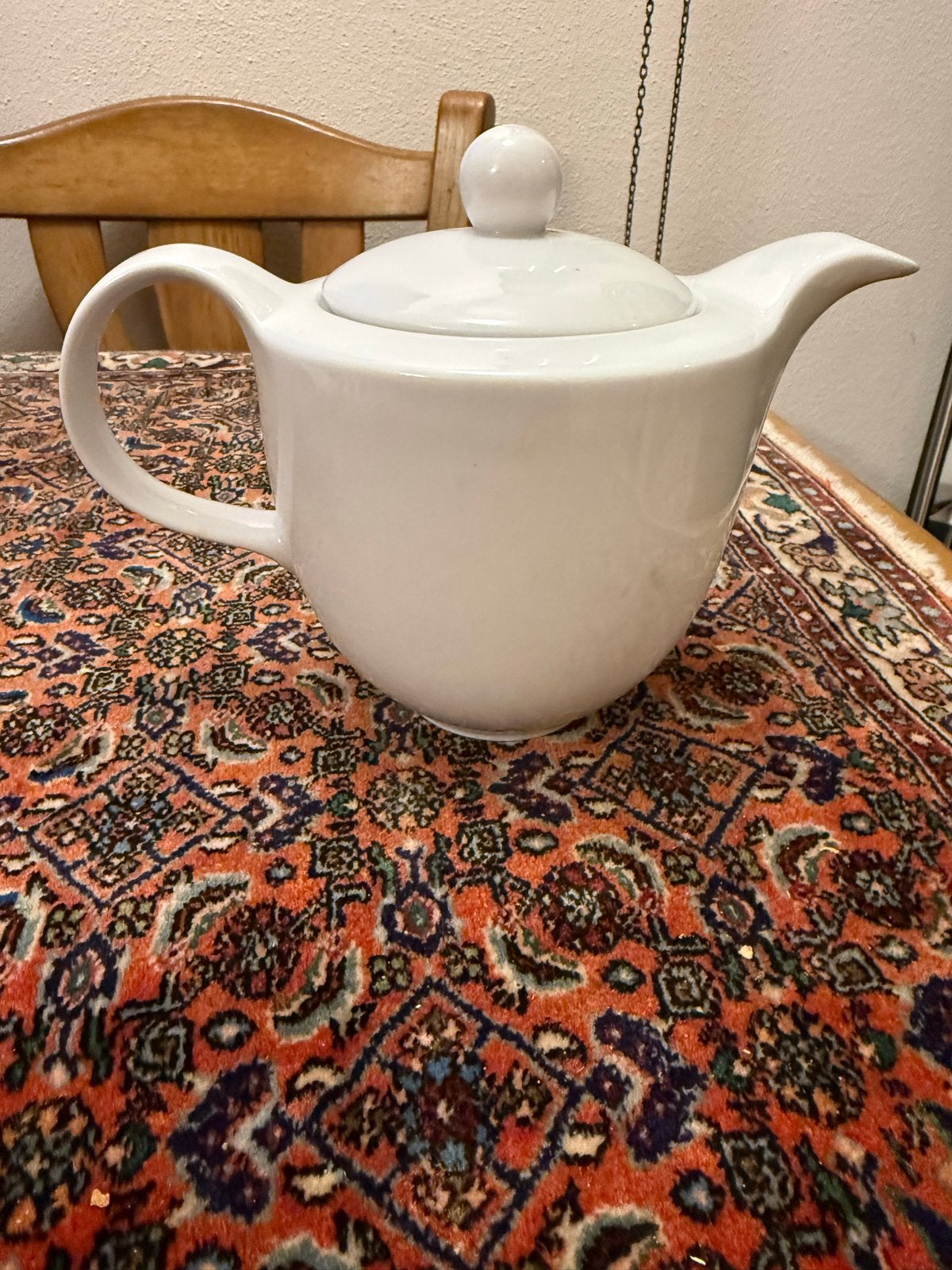 Witte theepot, modern en stijlvol, Keramiek, Ophalen of Verzenden, Zo goed als nieuw, Theepot