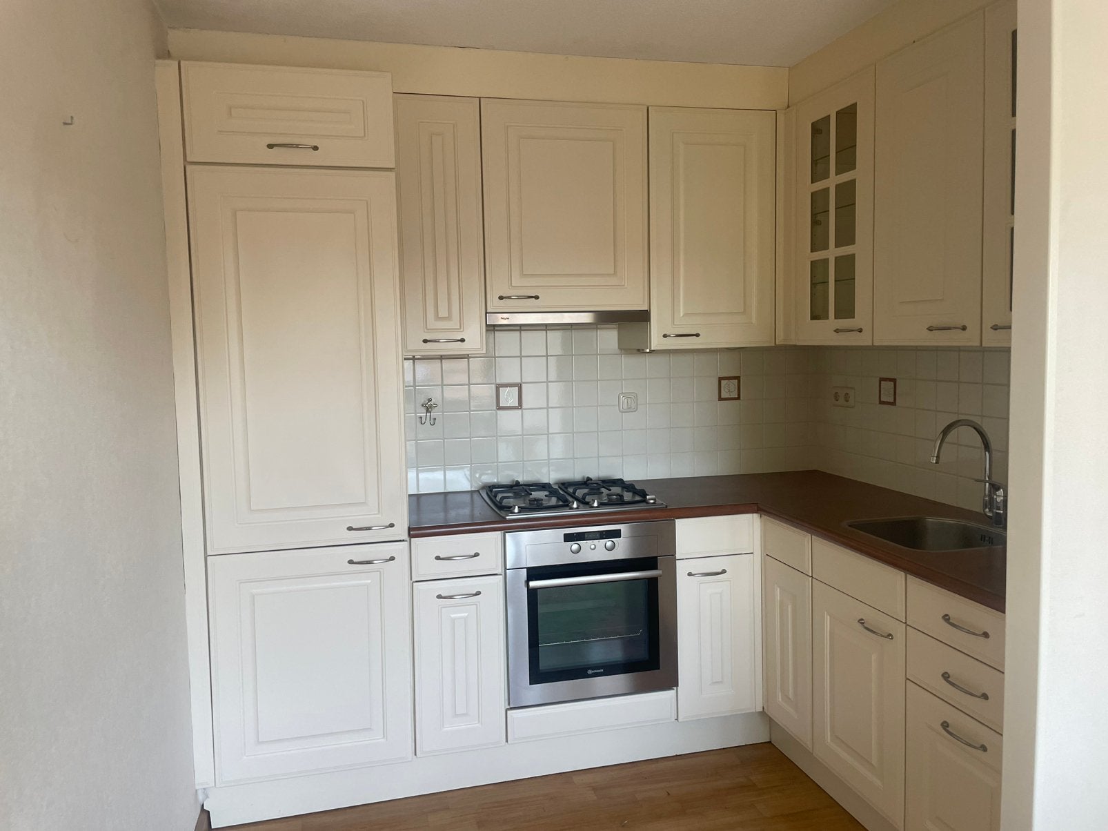 Keuken beige gebruikt, Huis en Inrichting, Keuken | Complete keukens, Ophalen, Zo goed als nieuw, Hoekkeuken