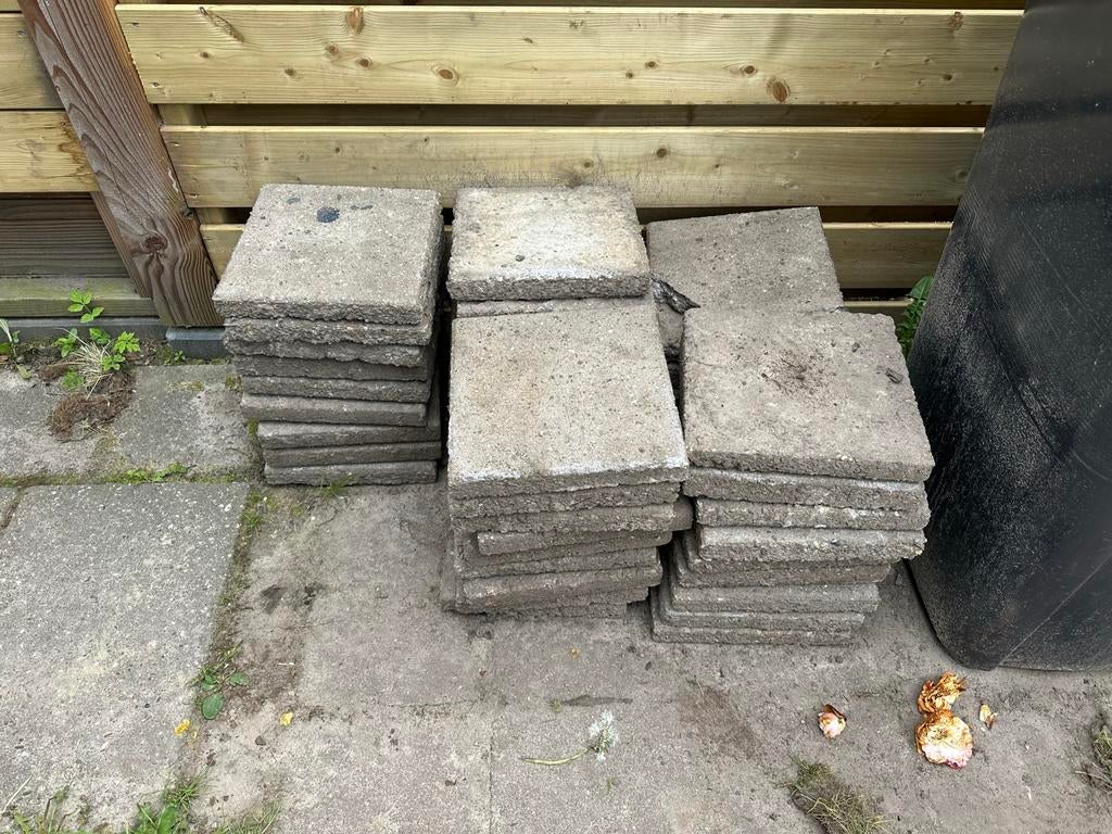 Gratis tegels / grinttegels, Tuin en Terras, Tegels en Klinkers, Ophalen, Zo goed als nieuw, 10 m² of meer, Beton