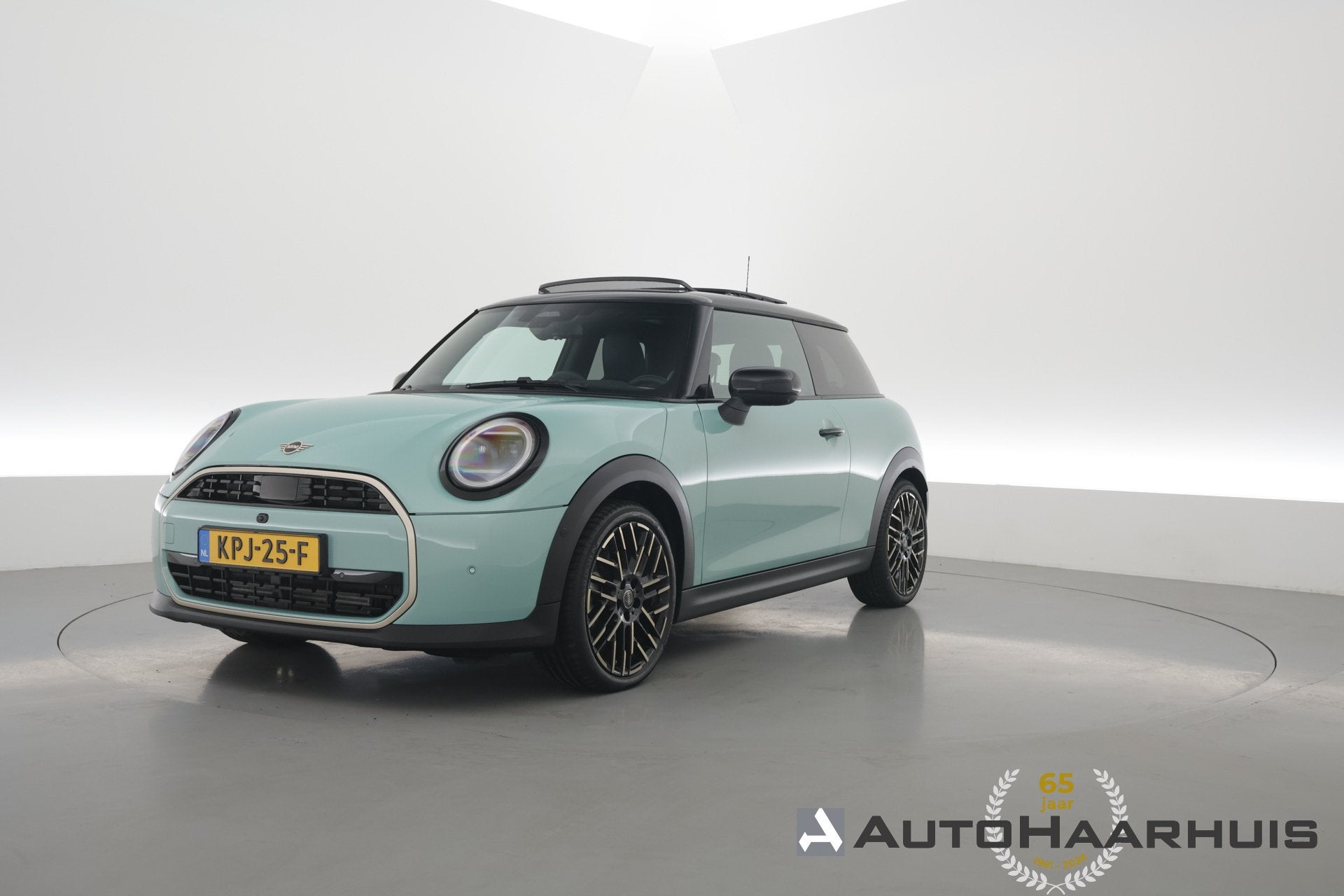 MINI 3-deurs 1.5 Cooper C Favoured L | Pano | HUD | Harman K, Auto's, 12 maanden, Gebruikt, 156 pk, 4 stoelen