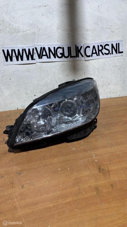 Koplamp links  Mercedes C-klasse W204 ('07-'14), Gebruikt, Mercedes-Benz, Ophalen of Verzenden