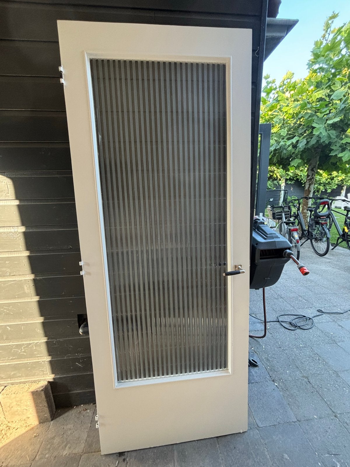 Binnendeur wit met glas en deurbeslag 82cm breed 207cm hoog, Doe-het-zelf en Verbouw, Deuren en Horren, Ophalen, Gebruikt, 80 tot 100 cm