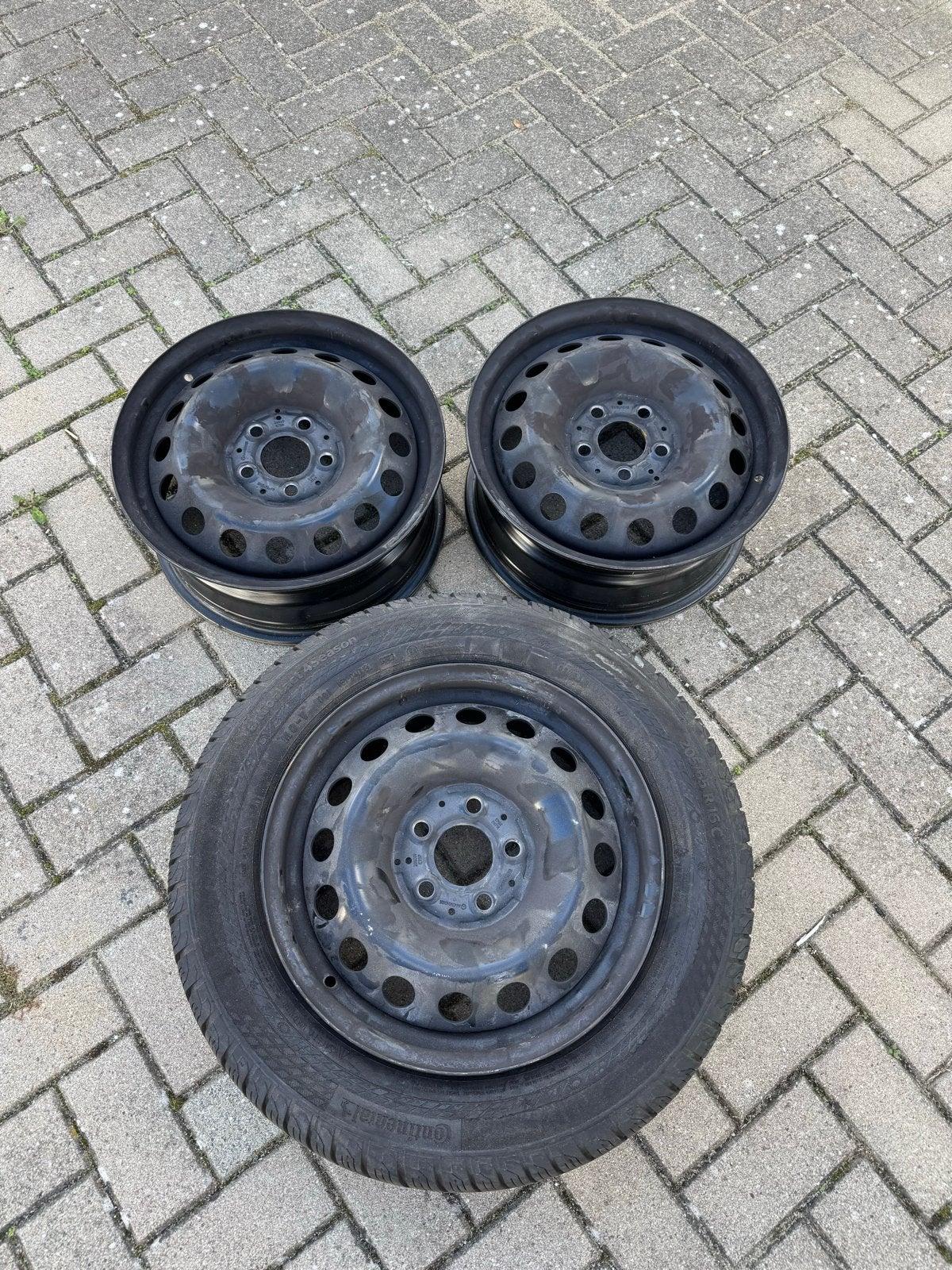 3 stalen velgen en 1 band - 205/65 R16 C, Ophalen of Verzenden, Gebruikt