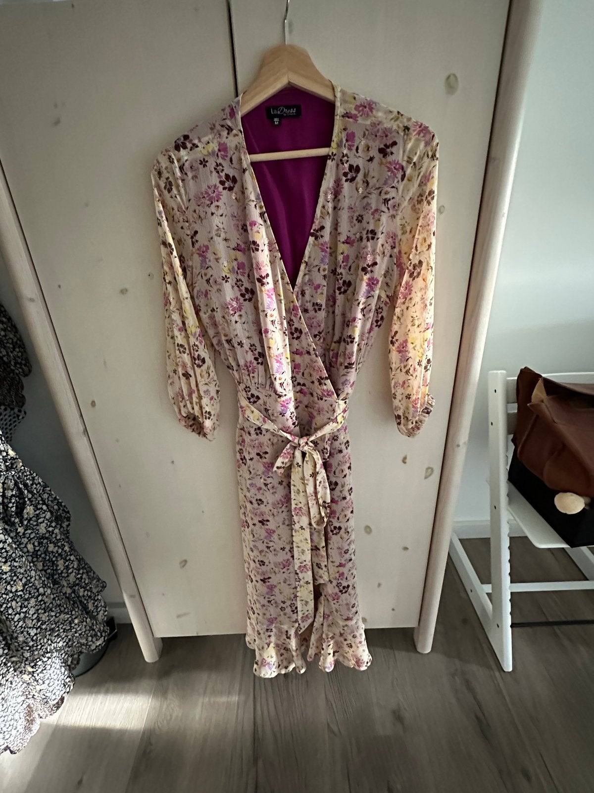 La Dress by Simone wikkeljurk met bloemenprint, Maat 38/40 (M), Overige kleuren, Ophalen of Verzenden, Zo goed als nieuw