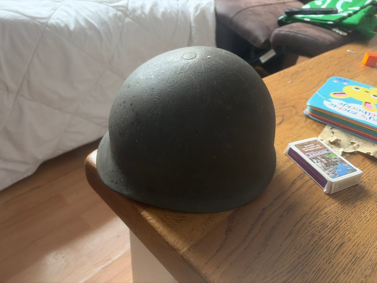 Duitse militaire helm (Stahlhelm) model 1A1 gemodificeerd, Verzamelen, Ophalen of Verzenden, Landmacht, Duitsland, Helm of Baret