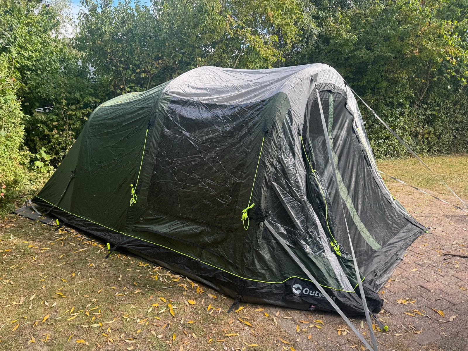 Outwell Rosedale 5-persoons opblaasbare tent met pomp, Ophalen, Zo goed als nieuw, Tot en met 5