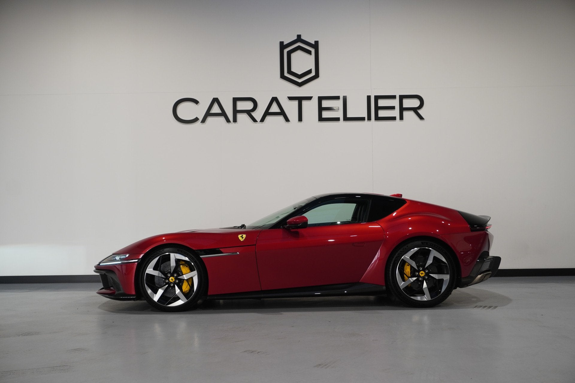 Ferrari 12Cilindri 6.5 V12 / Full Carbon / Lift / Ex BPM, Auto's, Automaat, Achterwielaandrijving, Gebruikt, Traction-control