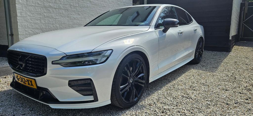 Volvo S60 T4 211pk polestar Engineered, 1800 kg, Zwart, 4 cilinders, 1969 cc