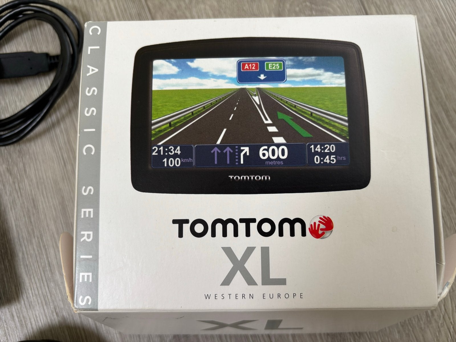 TomTom XL Classic Series Navigatiesysteem - Zo goed als nieu, Auto diversen, Autonavigatie, Ophalen of Verzenden, Zo goed als nieuw