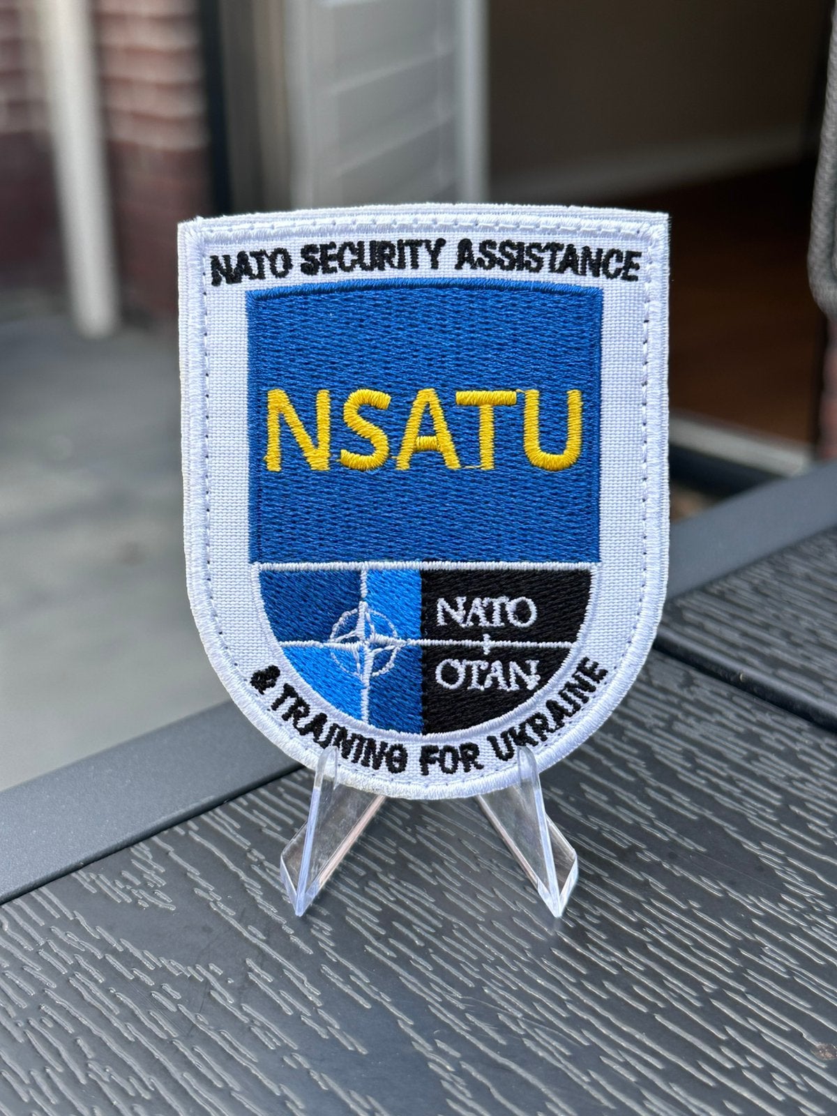 NATO NSATU Ukraine Assistance Patch, Ophalen of Verzenden, Overige soorten, Overige gebieden, Embleem of Badge