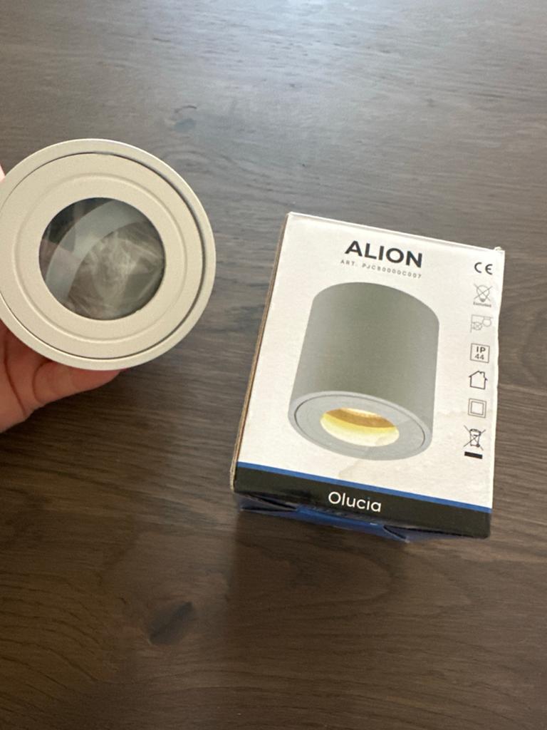 2 Nieuwe Waterdichte Opbouwspotjes Wit Rond, Ophalen of Verzenden, Nieuw, Plafondspot of Wandspot