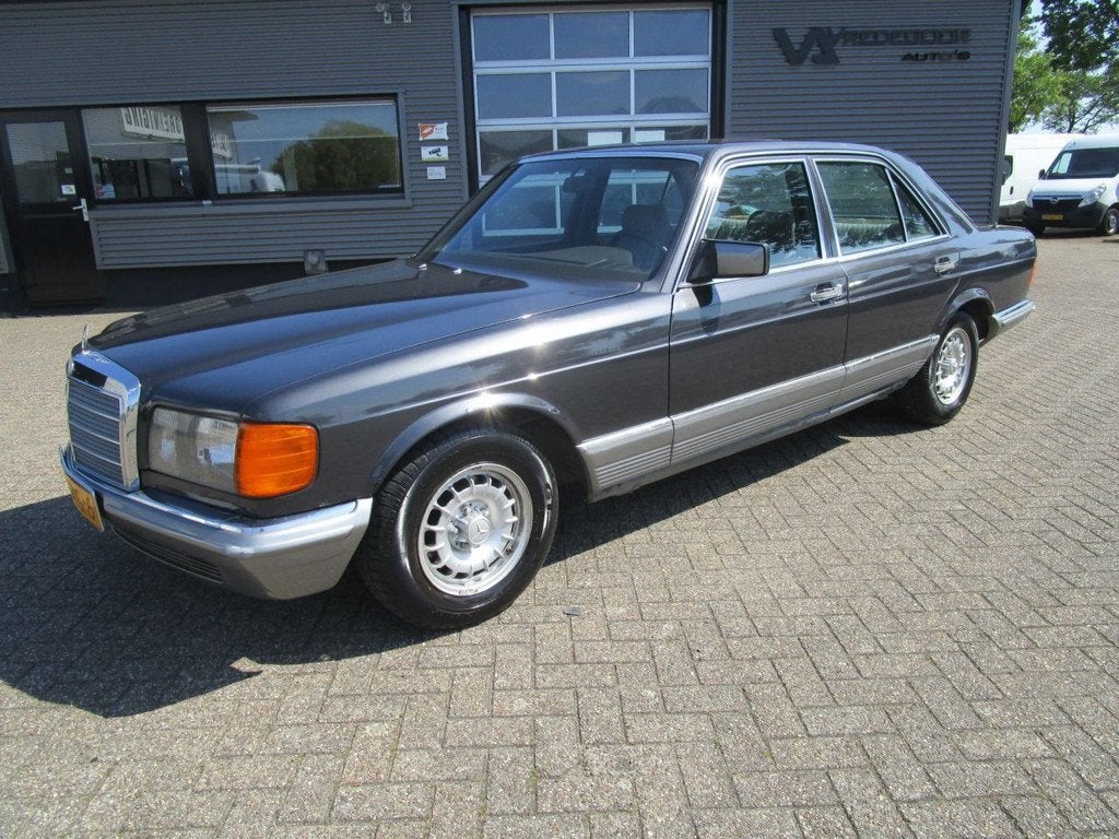 Mercedes-Benz S-Klasse 280SE/250D (bj 1982), Metallic lak, Mercedes-Benz, Sedan, Zilver of Grijs