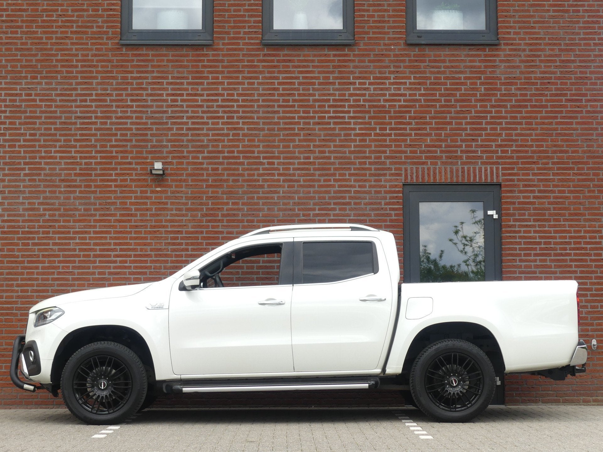 Mercedes-Benz X-Klasse 350 d 4-MATIC 3500 KG Trekgewicht LED, Automaat, 258 pk, Automatische klimaatregeling, Bedrijf