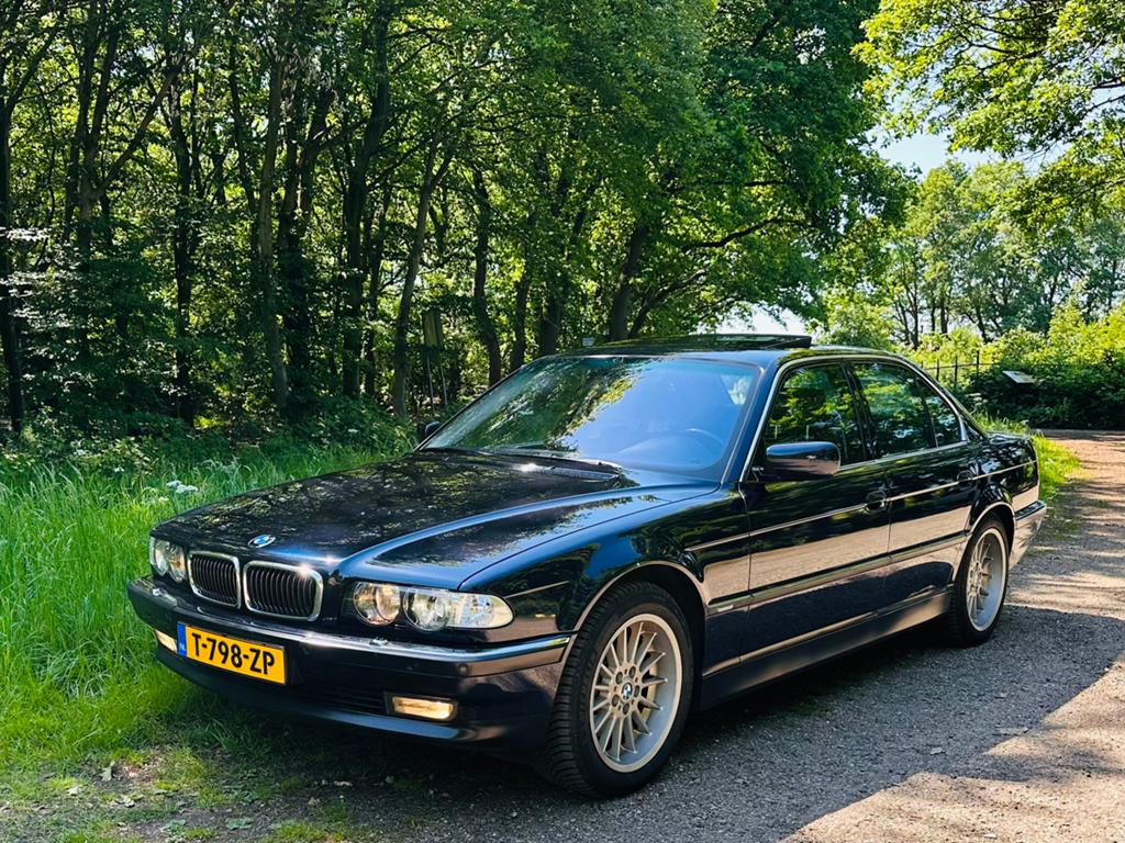 BMW E38 750i individual 5,4L V12 1999 Blauw, Automaat, Achterwielaandrijving, Zwart, 12 cilinders