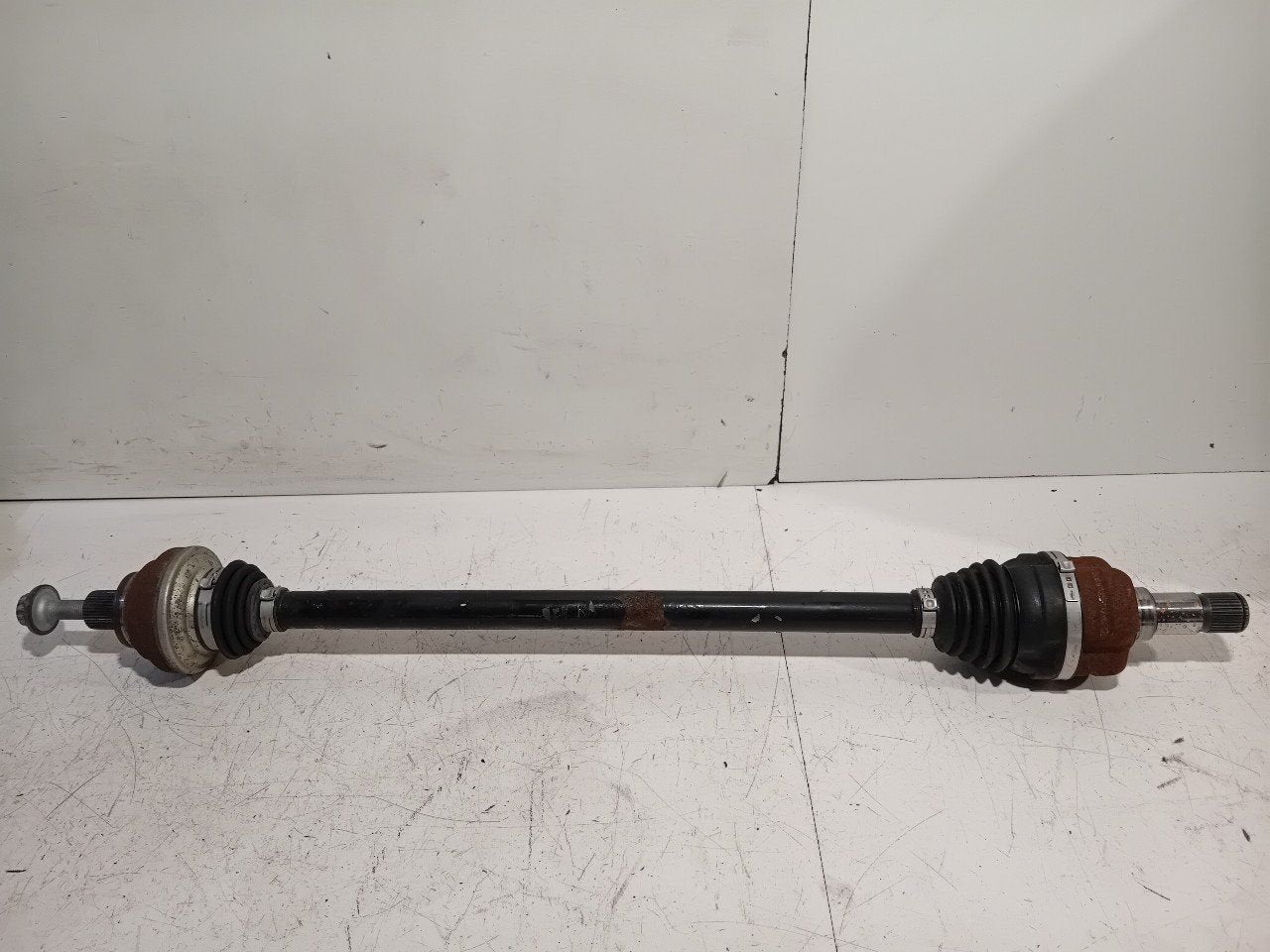 Aandrijfas rechts achter Volkswagen ID.4, Onderdelen@venauto.nl, Van der Ven Autorecycling B.V., Gebruikt, Ettenseweg 76, 4706 PB Roosendaal, The Netherlands